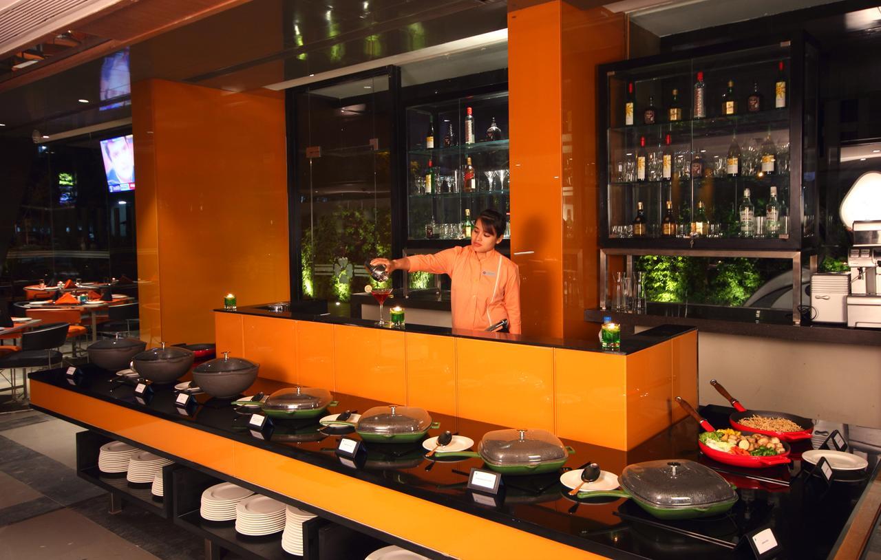 Hotel Fidalgo Pune Bagian luar foto