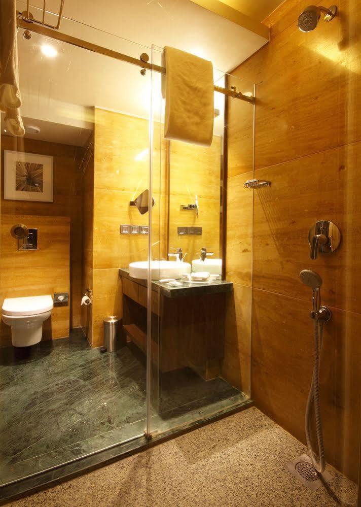 Hotel Fidalgo Pune Bagian luar foto