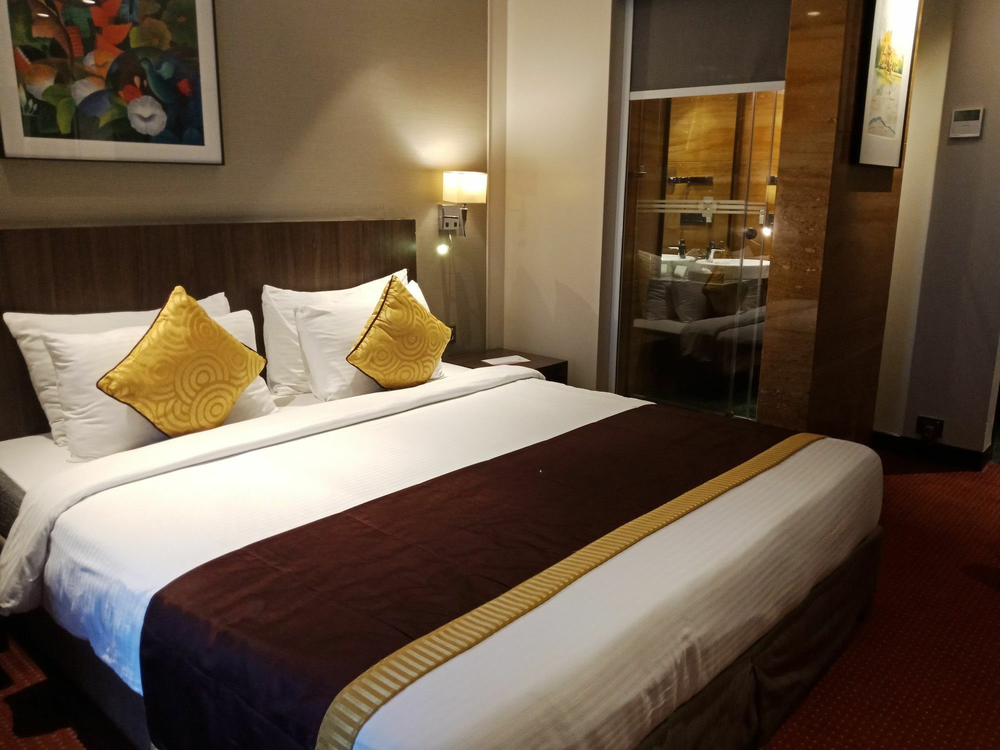 Hotel Fidalgo Pune Bagian luar foto